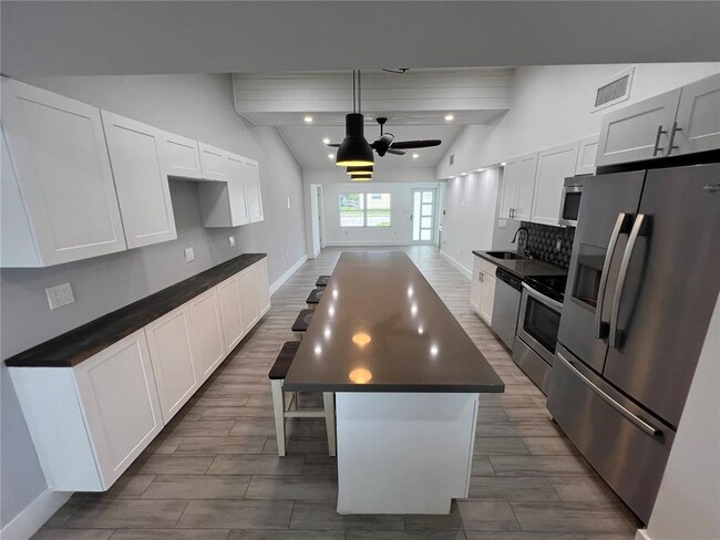 property at 2418 Taft St