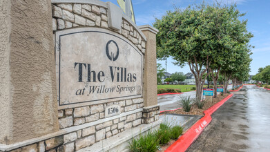 Villas at Willow Springs Apartments in San Marcos, TX - Building Photo - Building Photo