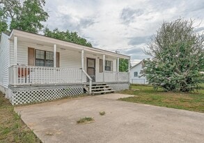 323 Perry St in Blytheville, AR - Building Photo