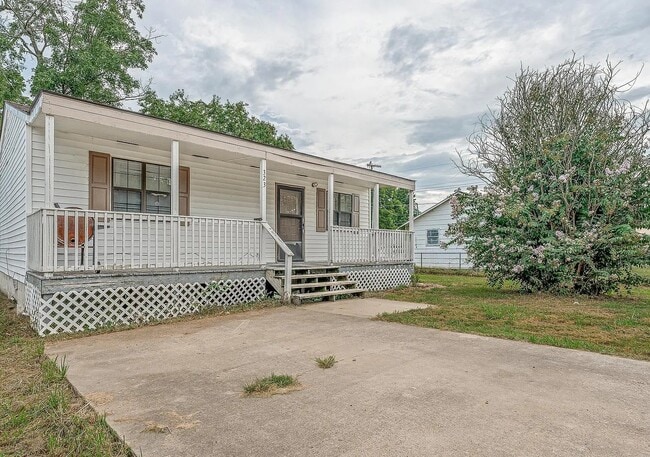 property at 323 Perry St