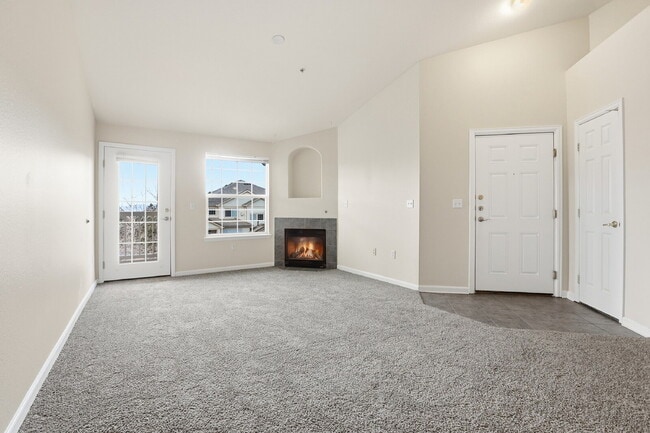 5726 N Genoa Way in Aurora, CO - Building Photo - Building Photo