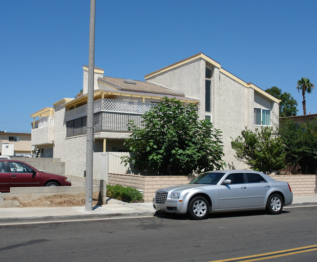 16741 Green St in Huntington Beach, CA - Building Photo - Building Photo