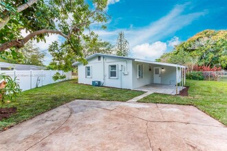 1307 NW 16th St in Fort Lauderdale, FL - Foto de edificio - Building Photo