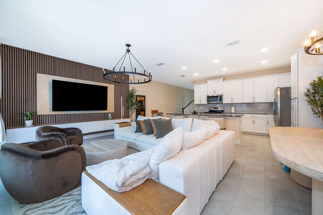 1660 Tropical Palms Cir