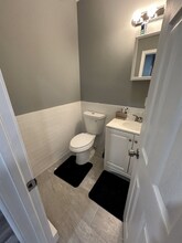 118 Sunbury St, Unit 2 in Minersville, PA - Foto de edificio - Building Photo