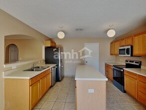 1019 Brenton Leaf Dr in Ruskin, FL - Foto de edificio - Building Photo