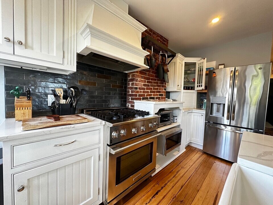 10 Pompeii St, Unit 3 in Boston, MA - Building Photo