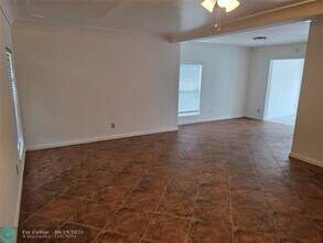 7816 NW 70th Terrace in Tamarac, FL - Building Photo - Building Photo