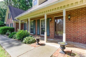 179 Lakeside Dr NW in Kennesaw, GA - Building Photo - Building Photo