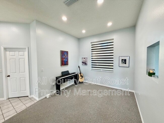 572 Catalina Isles Cir in Venice, FL - Building Photo - Building Photo