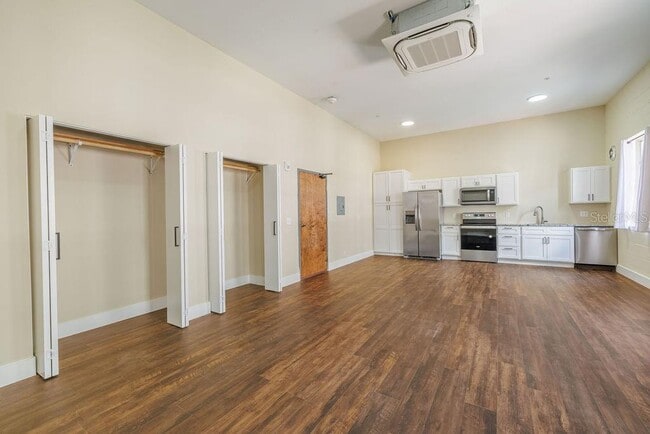 306 W Wisconsin Ave in DeLand, FL - Building Photo - Building Photo