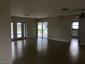 234 SE 44th St in Cape Coral, FL - Foto de edificio - Building Photo