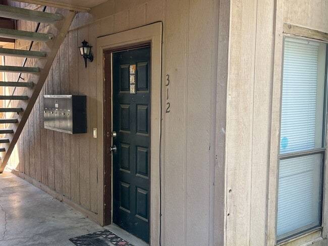 1200 N Cedar Ave in Tahlequah, OK - Building Photo - Building Photo