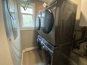 330 Harewood Rd in Nanaimo, BC - Building Photo - Building Photo