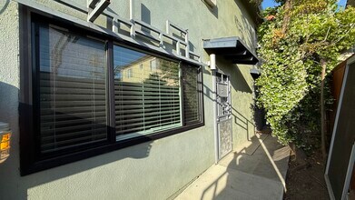 1320 Mohawk St, Unit 2 townhouse in Los Angeles, CA - Foto de edificio - Building Photo