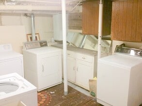 1205 Chandler St, Unit 1205 1b 1bath in Madison, WI - Building Photo - Building Photo