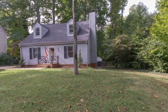 102 Arcaro Dr in Greensboro, NC - Building Photo - Building Photo