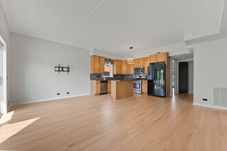 2807 N 75th Ct in Elmwood Park, IL - Building Photo - Building Photo