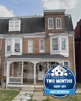 264 W Cottage Pl in York, PA - Building Photo