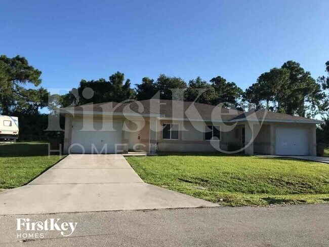 4722 13th St SW in Lehigh Acres, FL - Foto de edificio - Building Photo
