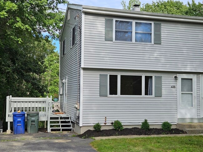 435 Duck Pond Rd, Unit 435