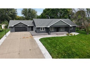 3305 200th St W in Farmington, MN - Building Photo - Building Photo