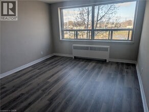 468 Ottawa St N in Hamilton, ON - Building Photo - Building Photo