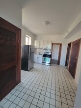 2230 S Kedzie Ave in Chicago, IL - Foto de edificio - Interior Photo