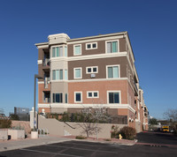 Regatta Pointe Condominiums in Tempe, AZ - Foto de edificio - Building Photo