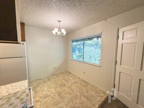 344 W 4th Ave in Chico, CA - Building Photo - Building Photo