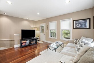 31 Regent St in Cambridge, MA - Building Photo - Building Photo