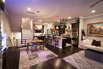 1204 Cushing St in Houston, TX - Building Photo - Building Photo