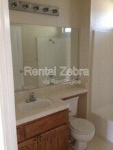 1020 Stonridge Dr in Turlock, CA - Building Photo - Building Photo
