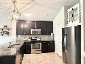 408 Wincliff Dr in Buda, TX - Foto de edificio - Building Photo