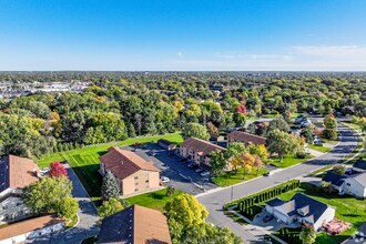 2611 Goettens Way, Unit 305 in St. Cloud, MN - Building Photo - Building Photo