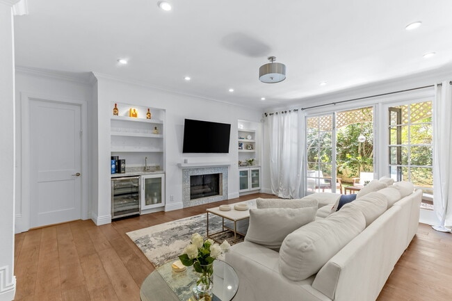 property at 133 S Oakhurst Dr