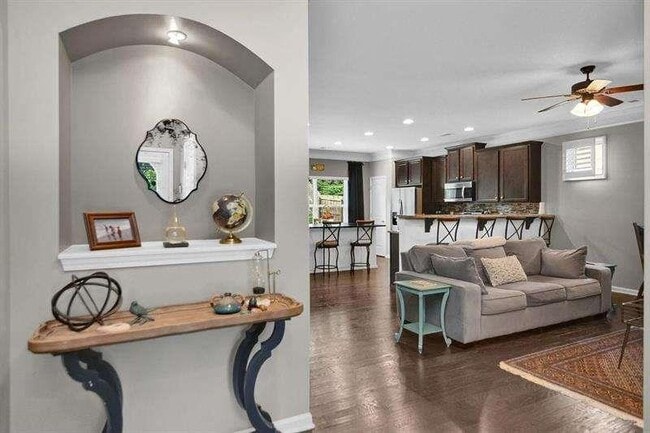 307 Lakeside Ln in Woodstock, GA - Building Photo - Building Photo