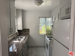 1142 S Bedford St in Los Angeles, CA - Building Photo - Building Photo