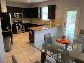 5900 Zachary Scott St in Austin, TX - Building Photo - Building Photo