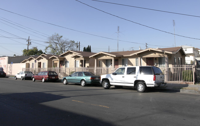 309-319 N Coronado St in Los Angeles, CA - Building Photo - Building Photo