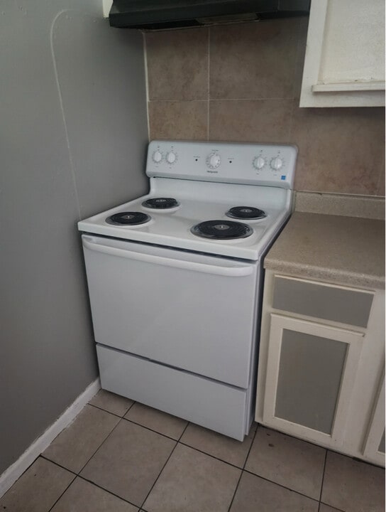 301 E Arden Dr in Longview, TX - Building Photo