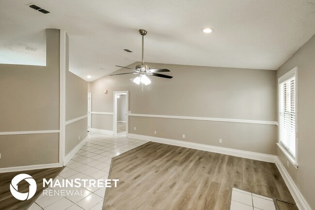 8272 Hamden Rd W in Jacksonville, FL - Building Photo - Building Photo