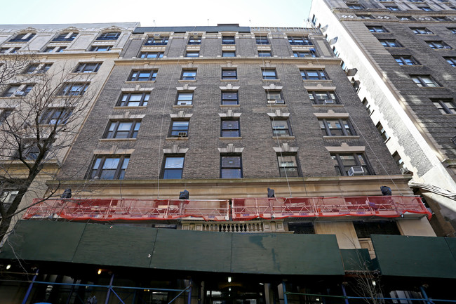 318 W 100th St in New York, NY - Building Photo - Building Photo