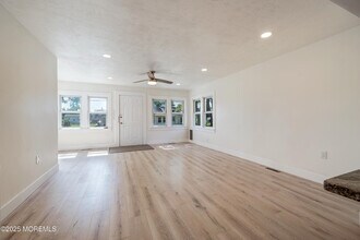 44 Lincoln Ct in Keansburg, NJ - Building Photo - Building Photo