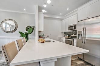 348 Millburn Ave, Unit 2nd Floor in Millburn, NJ - Building Photo - Building Photo
