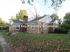 2014 Northshore Blvd in Anderson, IN - Foto de edificio - Building Photo