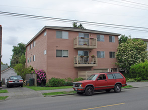 Ballard 6-Unit Apartment Building in Seattle, WA - Building Photo - Building Photo