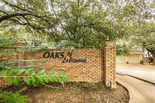 7151 Gaston Ave, Unit 1105 in Dallas, TX - Building Photo - Building Photo