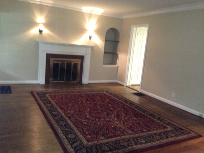 5692 N College Ave in Indianapolis, IN - Building Photo - Building Photo