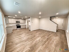 2432 Ayers Dr in Seguin, TX - Building Photo - Building Photo